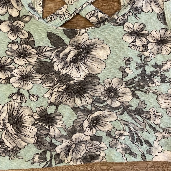 Wet Seal Seafoam Cropped Floral Tank Top with Open Back Crisscross Detail - Picture 2 of 5